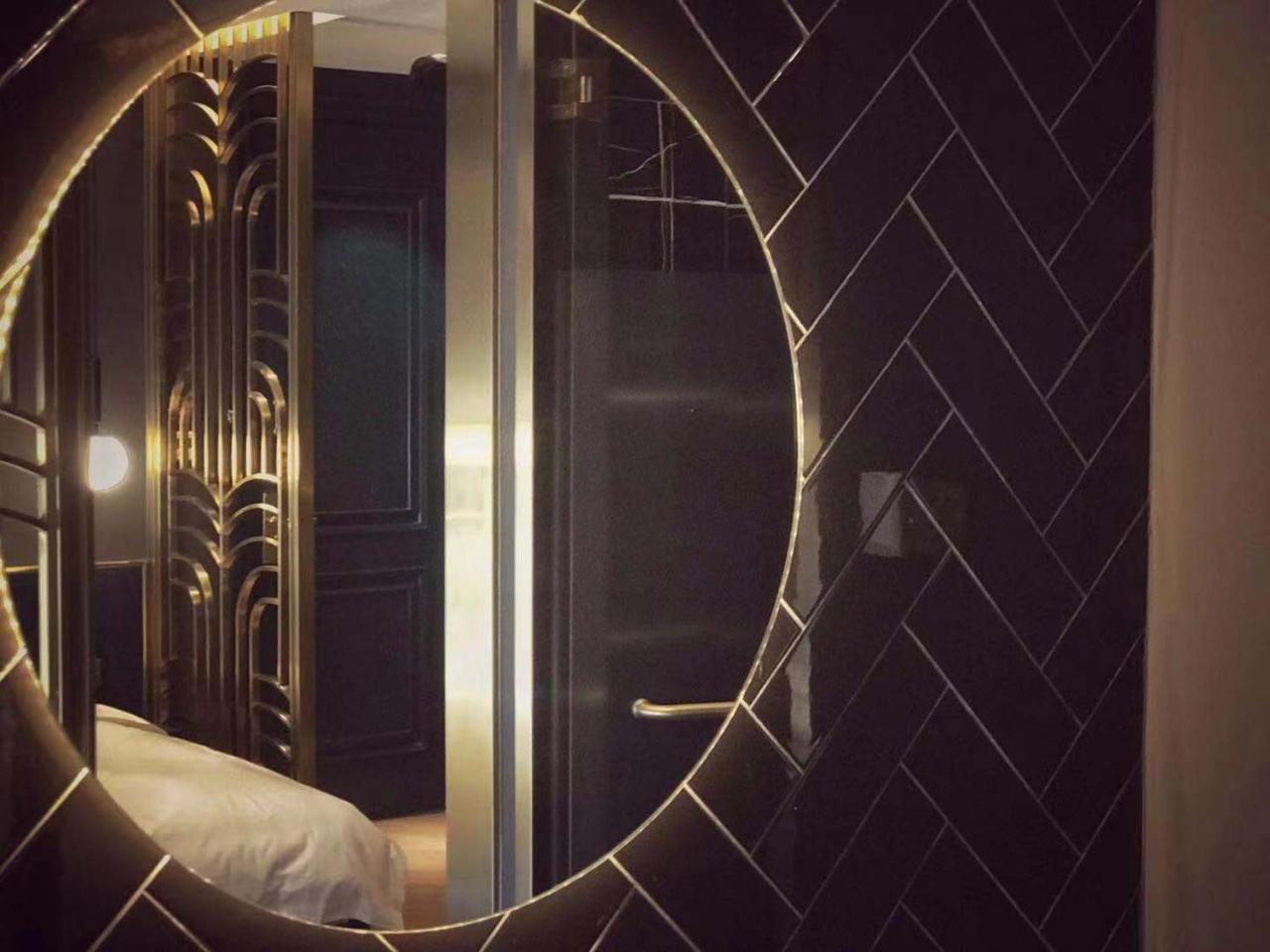 มูนแอนด์ชาลิซ Hotel คุนหมิง ภายนอก รูปภาพ