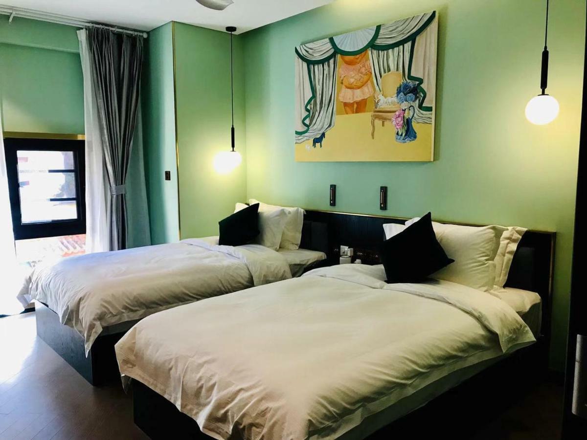 มูนแอนด์ชาลิซ Hotel คุนหมิง ภายนอก รูปภาพ